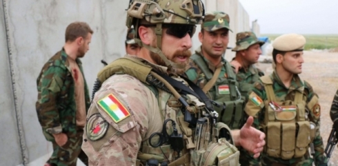 Serbazên Kanadî dê berdewambin li ser danîna Alaya Kurdistanê li ser cilûbergên xwe