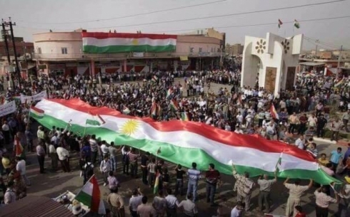 Li Xaniqînê karnavala girseyî ve Al a Kurdistanê hate bilind kirin!