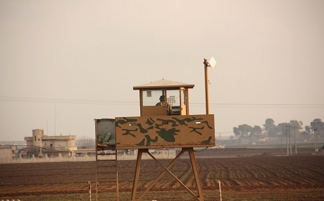 Hêzên tirk welatiyekî Kobanî li ser sînor kuştin