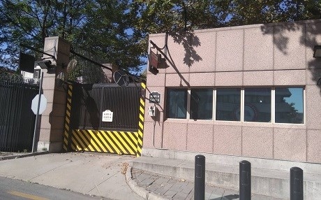 Li Enqerê êrişa çekdarî li dijî Balyozxaneya Amerîka pêk hat