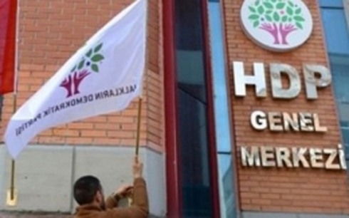 Mûş- 7 endamên meclîsa bajêr yên HDPê ji erkên xwe hatin dûrxistin