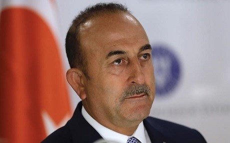 Çavuşoglu bo Amerîkayê: Êdî di navbera Tirkiye û YPGê de xwe yekalî bikin