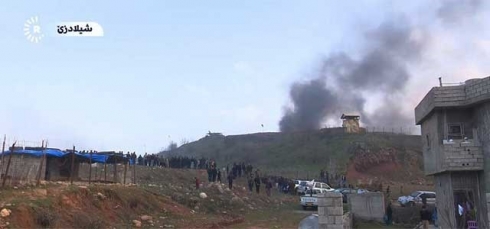 Di xwepêşanda Şêladzê de xwepêşanderekî canê xwe ji dest da û 15 kesên din jî birîndar bûn