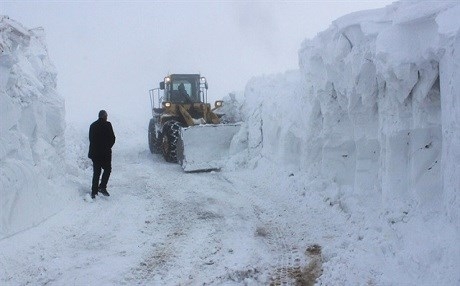 Li Mûşê berf gehişte 10 metreyan