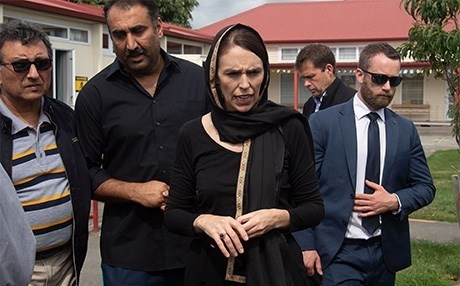 Serokwezîra New Zelandê li gel misilmanan civiya