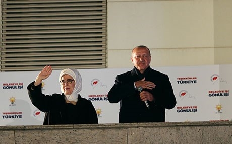 Erdogan: Spasiya birayên xwe yên Kurd dikim