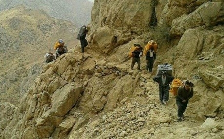 Hêzên Îranê li ser sînor kolberekî Kurd kuştin