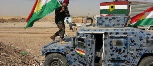 Bombeyek bi otombîleke Pêşmerge de teqî