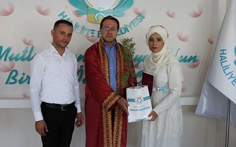 Li Rihayê her jin û merê dizewicin şîtleke daran diçînin