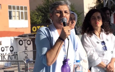 Leyla Guven bang li Serok Barzanî kir ku pêşengiya yekitiya netewî bike