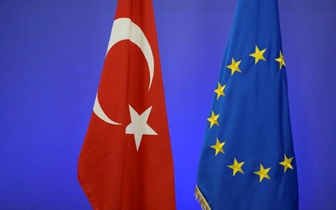 Piştî gefên Erdogan, Ewropa dixwaze bi pereyan Tirkiyê razî bike