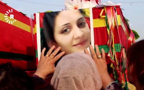 QAMIŞLO - Jina Kurd Îman dema ku rastî êrişê hat zarokê wê di dest de bû