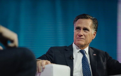 Senatorê amerîkî: Terikandina Kurdan dê lekeyeke xwînê be di dîroka Amerîkayê de