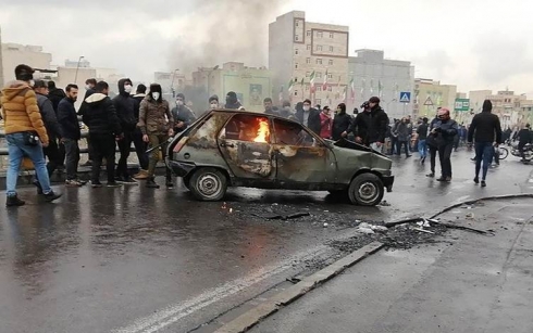 Xwepêşandanan gotûbêjên navbera partiyên Rojhilat û Îranê ranewastandin