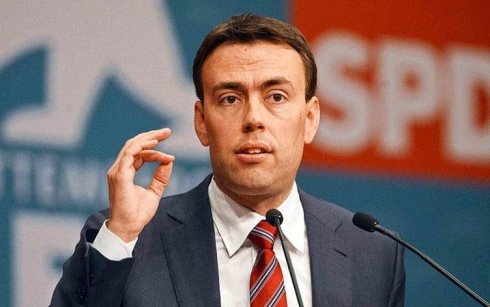 Siyasetmedarê Alman: Divê pirsa Kurd a li Tirkiye, Îran, Iraq û Sûriyê were çareserkirin