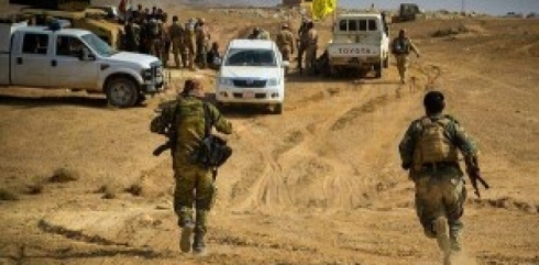 Milîsên Şîe bajarokek radestî DAIŞê kirin