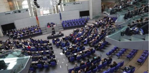 Parlamentoya Almanya qirkirina Ermenan naskir!