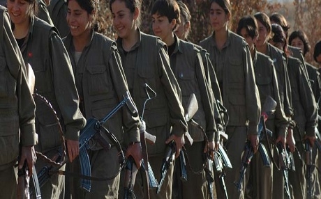 Altan Tan: Divê PKKê kesên di bin 18 salan de vegerîne malên wan