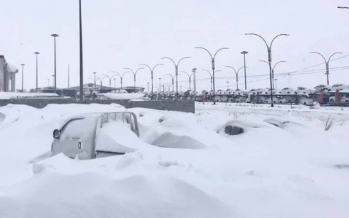 Tevgera bazirganî û geştyarî li sînorê Hacî Omeranê rawestiya