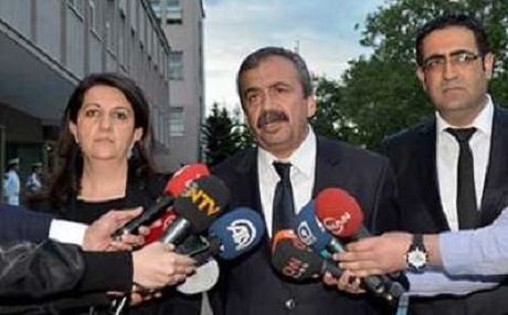 Şanda Îmraliyê ji ber bûyerên Lîcê sibê diçe ba Ocalan