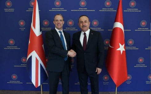 Wezîrê Derve yê Brîtanyayê: Em piştgiriya hewlên Tirkiyê yên li Idlibê dikin