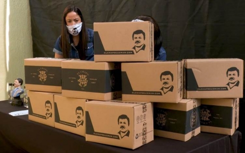 Keça bazirganekî maddeyên hişber bi logoya bavê xwe xurekê li hejaran belav dike