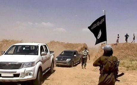 DAIŞê bajarokê Tileferê yê turkmanan dorpêç kir