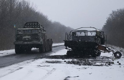 Ukraine truce unravels as battle rages, arms pullback stalls
