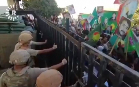 Li Kobanî xelkê bi ser baregehekî leşkerî ya Rûsî de girt