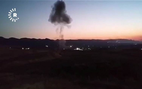 Firokeyên Tirkiyê gundekî Zaxo bombebaran kirin