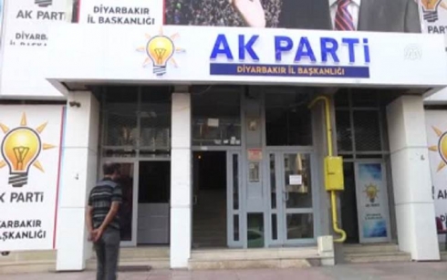 12 Serokên AK Partiyê yên navçeyên Amedê îstifa kirin