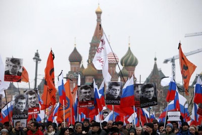 Russians march in memory of murdered Putin critic