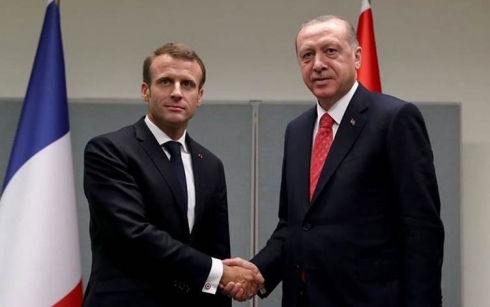 Macron û Erdogan mijara Deryaya Spî gotûbêj kirin