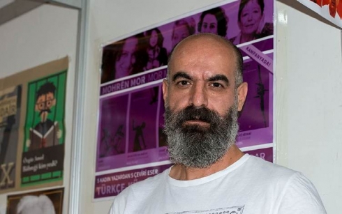 Pirtûka Şener Ozmen ‘Cemîlê Nîgarkêş û Heft Qambihostên Dewletê’ hat belavkirin