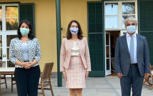 Hevserokên HDPê bi Wezîra Derve ya Swêdê re hevdîtin kirin