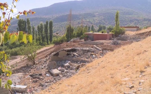 Hêzên Tirkiyê li sînorê Zaxo lêpirsînê bi xelkê re dikin