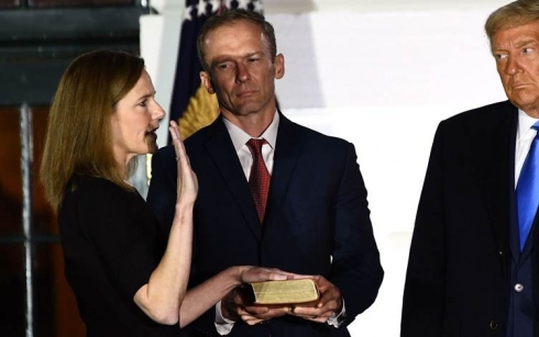 Amy Barrett piştî sondxwarinê: Natirsim û bêalî jî dibim