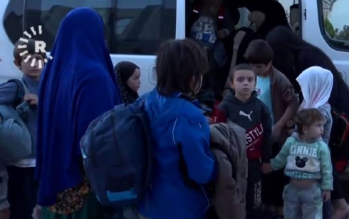 Rêveberiya Xweser 30 zarokên malbatên DAIŞî radestî Rûsyayê kir