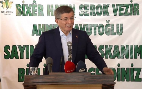 Davutoglu: Ez û birêz Nêçîrvan Barzanî bi hev re çûbûn Wanê
