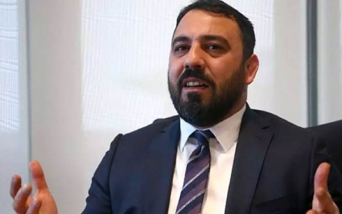 Şêwirmendekî Erdogan ji ber dîplomaya sexte cezayê zindanê wergirt