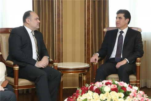 Serokwezîr pêşwazî li Konsulê Misirê dike