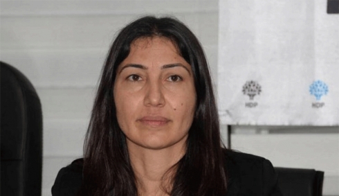 Parlementera berê ya HDPê Leyla Bîrlîk jibo mafê penaberîyê revîye çûye Yunanîstanê