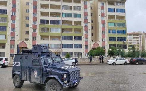 Li Amedê kesekî malbateke 4 kesî dîl girt