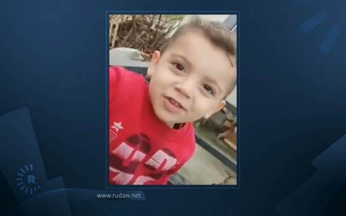 Zilamekî kurê xwe yê 3 salî avêt nav Çemê Dîclê