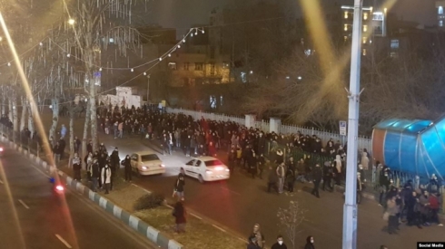 Xwepêşandan û nerazîbûnên li Îranê berfirehtir dibi