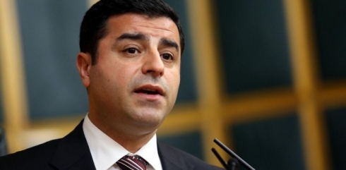 Demirtaş piştevaniya xwe jibo dana nasnameya Tirkiyê jibo penaberên Sûriyê ragehand