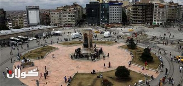 Azarenka beats injured Li in dramatic final