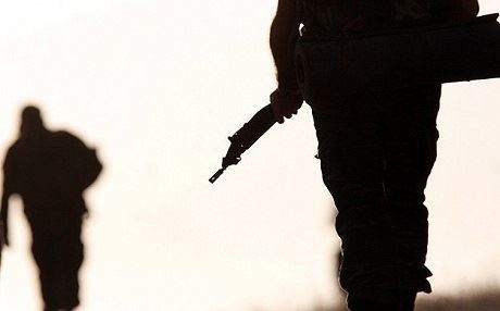 Li Wanê efserekî artêşa tirk mir, leşkerek jî birîndar bû