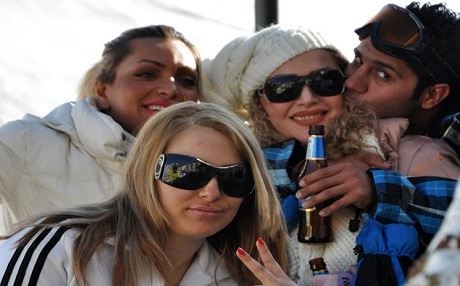 Di nav welatên îslamî de herî zêde îranî pereyê xwe li derveyî welêt xerc dikin