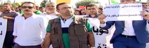 Li Hewlêrê xwepîşander êrîşî polîs kirin